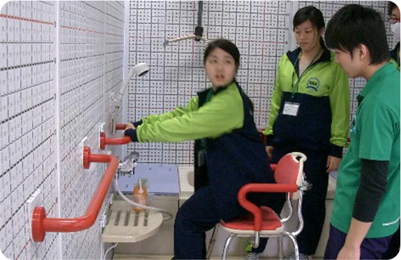 体験展示の様子 | 石川県 いしかわ介護業務改善相談支援センター